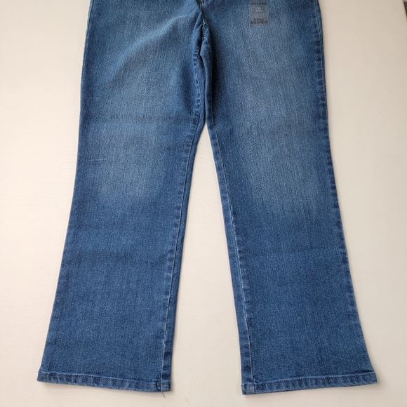Gloria Vanderbilt Supreme Stretch Amanda Jeans Size 16 Petite - Picture 3 of 14